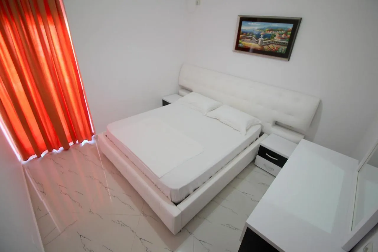 Klajdi Apartaments Sarande Apartment