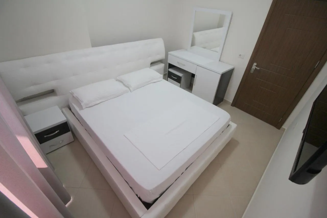 Klajdi Apartaments Sarande