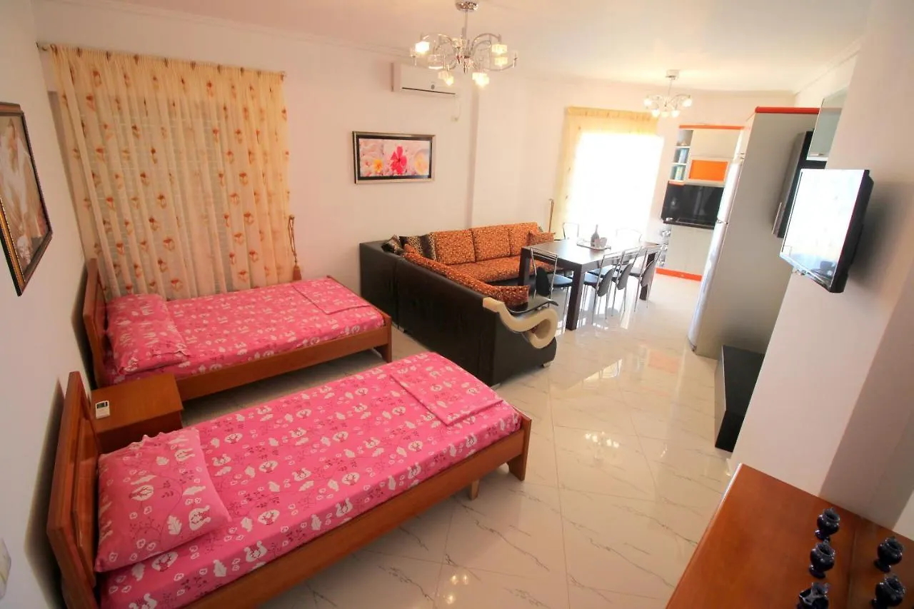Klajdi Apartaments Sarande Albania