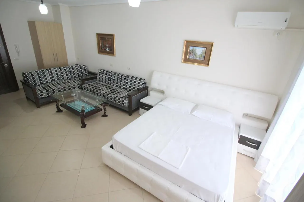 Klajdi Apartaments Sarande