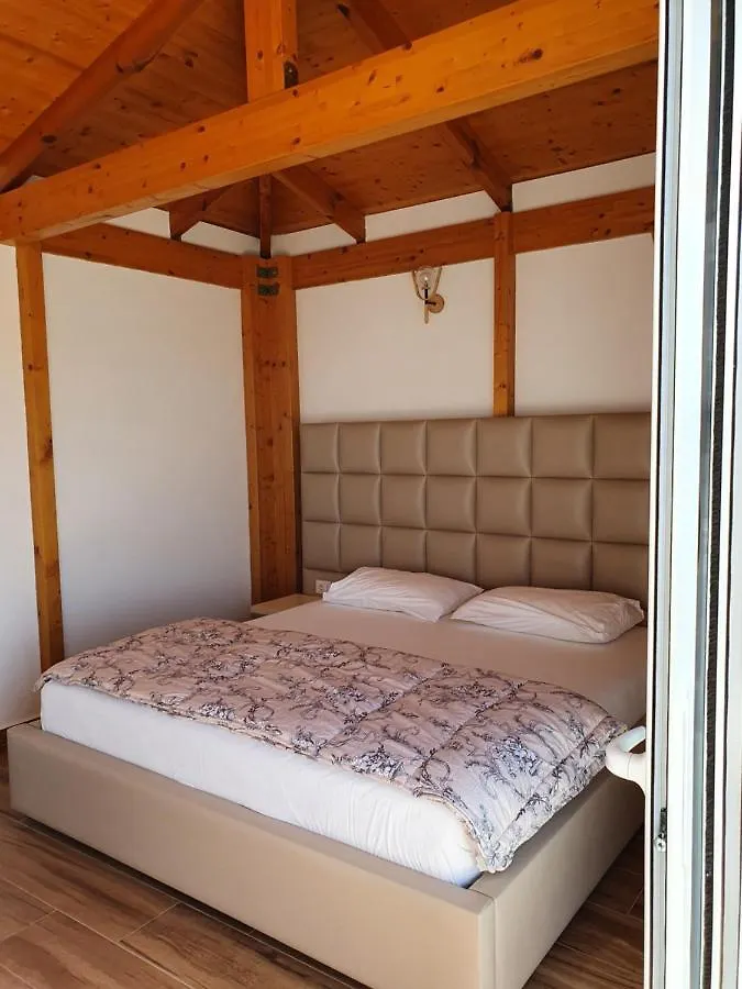 Klajdi Apartaments Sarande Apartment