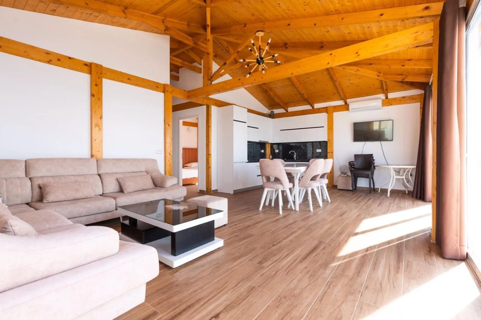 Klajdi Apartaments Sarande