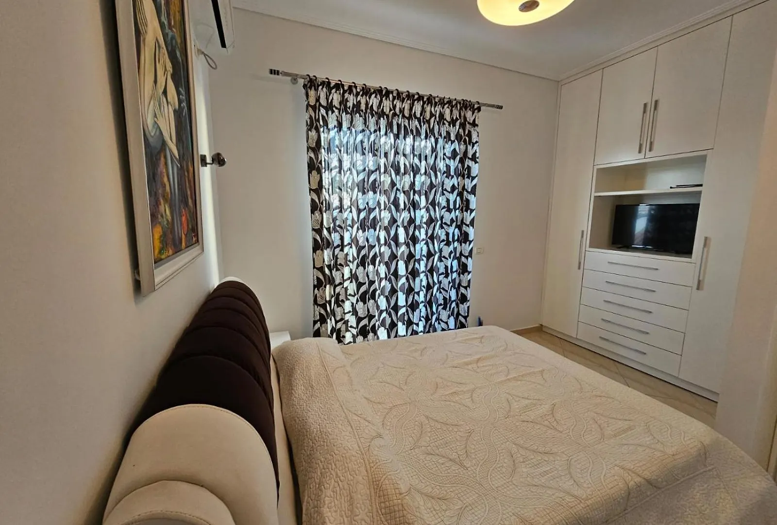 Klajdi Apartaments Sarande Albania