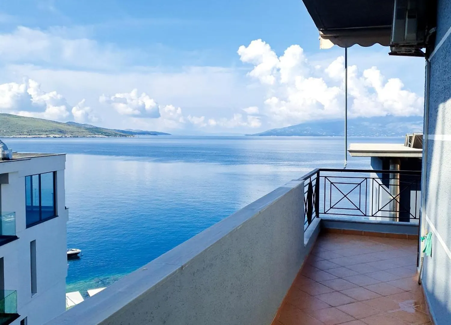 Klajdi Apartaments Sarande Albania