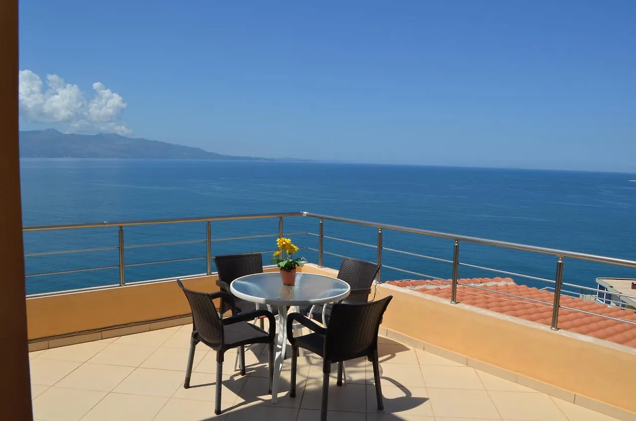 Klajdi Apartaments Sarande Albania